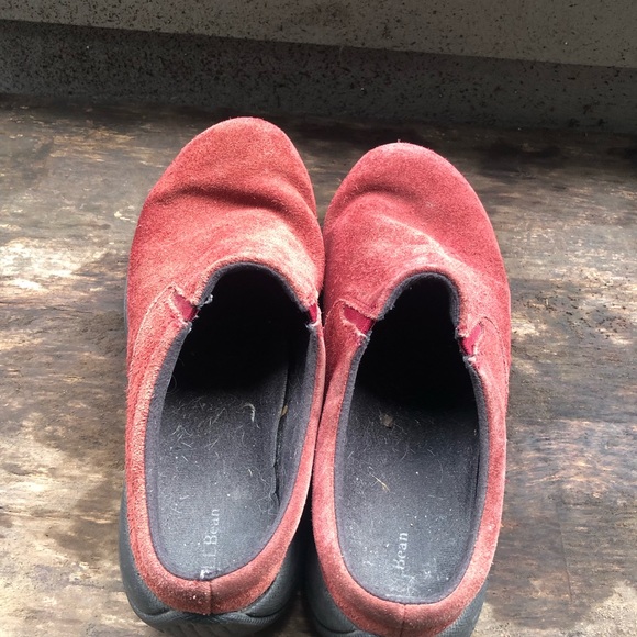 LL Bean Women's Red Suede Comfort Mocs Stain Resistant Slip on Shoes Size 9.5 - Picture 8 of 10